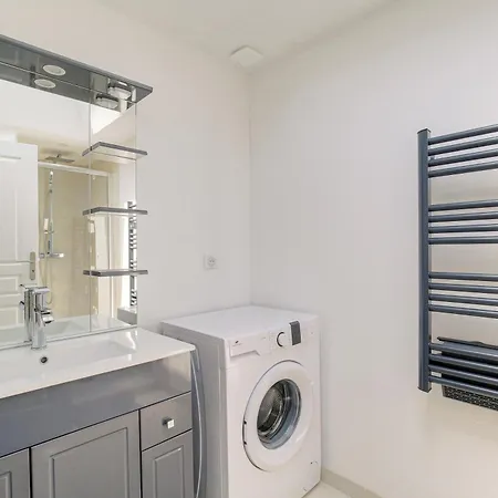 Maison Cosy Avec Terrasse A 15 Minutes De Lyon Et Wifi