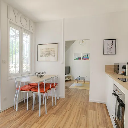 Maison Cosy Avec Terrasse A 15 Minutes De Lyon Et Wifi Apartment