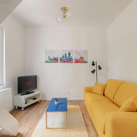 Maison Cosy Avec Terrasse A 15 Minutes De Lyon Et Wifi
